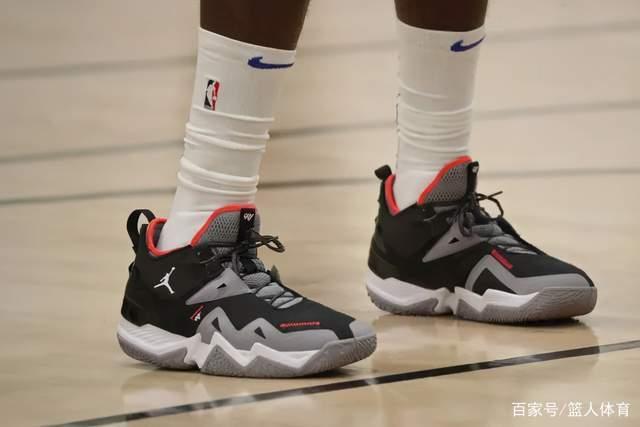 上海队官宣两外援人选 冯莱搭档费雷尔新赛季