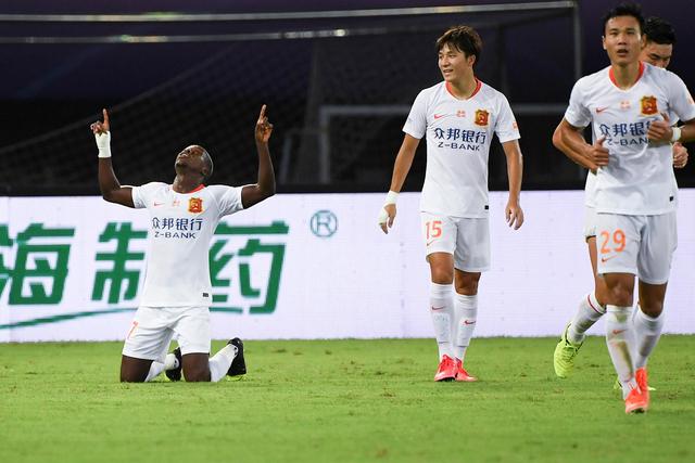 吉伦沃特完成注册 新赛季继续代表山东队出战