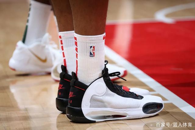 浓眉40+15詹姆斯31分 湖人险胜送奇才13连败