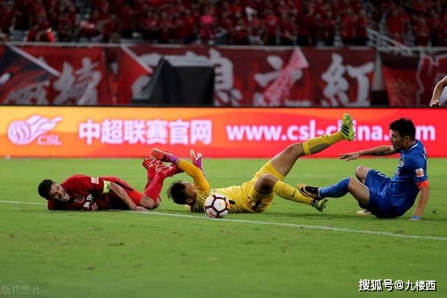 海港有点冤 赛前3小时被通知茹萨停赛 多次争议判罚