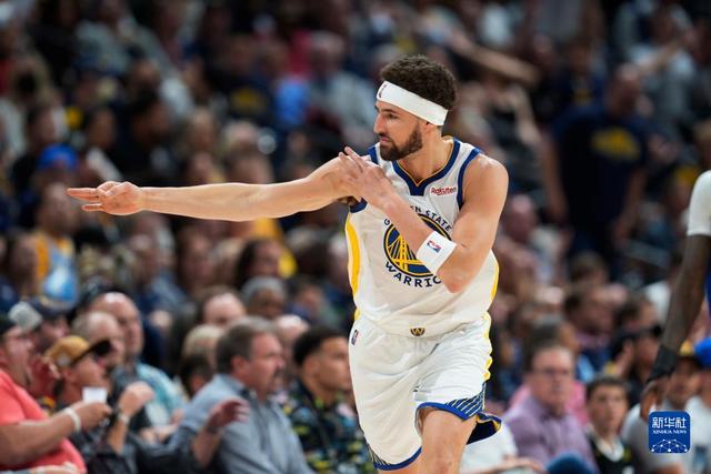 NBA新赛季正式揭幕 凯尔特人升起第18面冠军旗